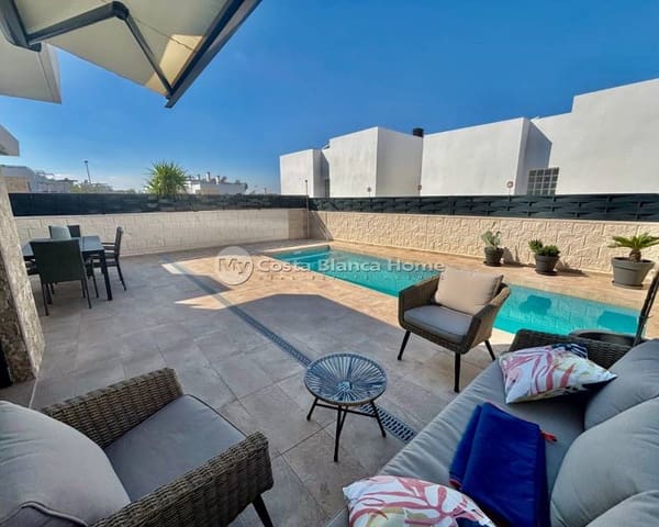 Chalet de 2 habitaciones en Benijófar en venta con piscina - 429.500 € (Ref: 9420551)