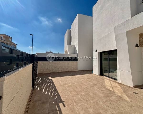 Chalet de 2 habitaciones en Benijófar en venta con piscina - 429.500 € (Ref: 9420551)