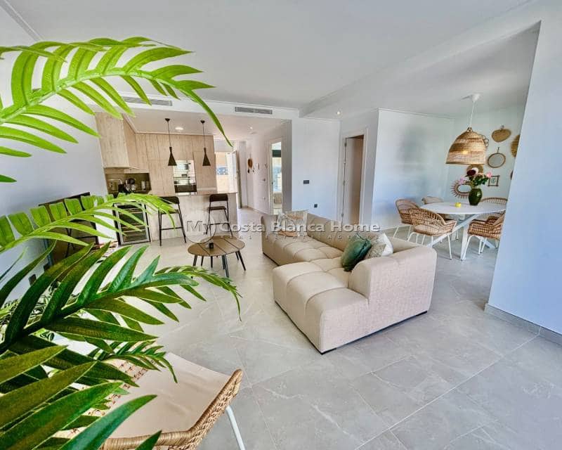 Chalet de 2 habitaciones en Benijófar en venta con piscina - 429.500 € (Ref: 9420551)