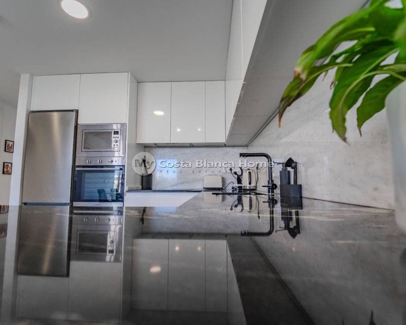 3 soveværelse Semi-Rækkehus til salg i Benijofar med swimmingpool - € 470.000 (Ref: 9420553)