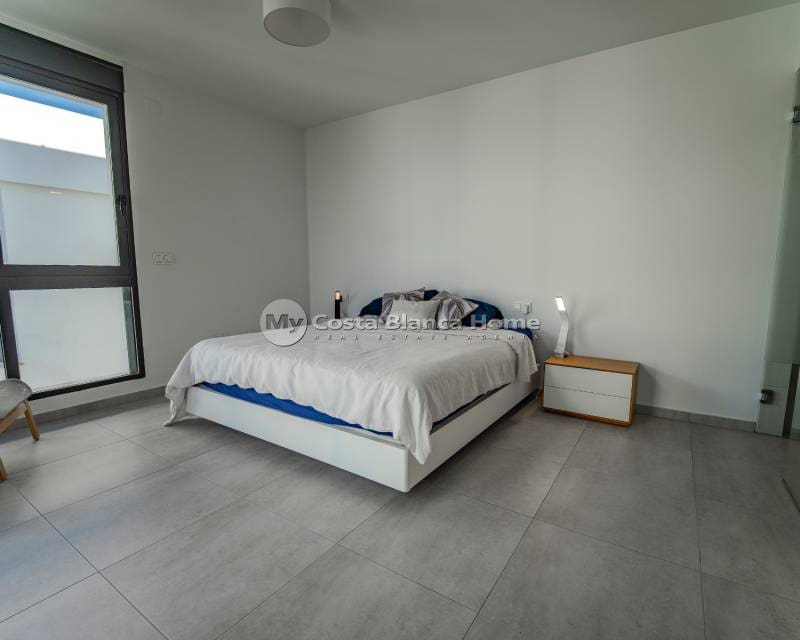 3 soveværelse Semi-Rækkehus til salg i Benijofar med swimmingpool - € 470.000 (Ref: 9420553)