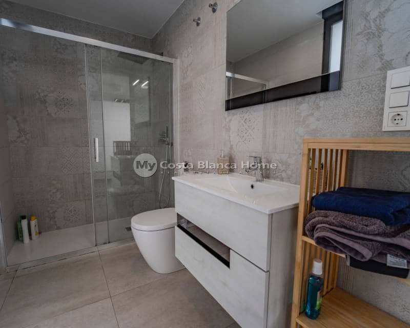 3 soveværelse Semi-Rækkehus til salg i Benijofar med swimmingpool - € 470.000 (Ref: 9420553)