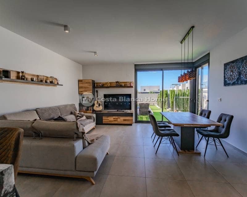 3 soveværelse Semi-Rækkehus til salg i Benijofar med swimmingpool - € 470.000 (Ref: 9420553)