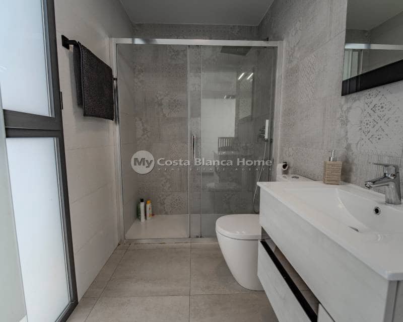 3 soveværelse Semi-Rækkehus til salg i Benijofar med swimmingpool - € 470.000 (Ref: 9420553)