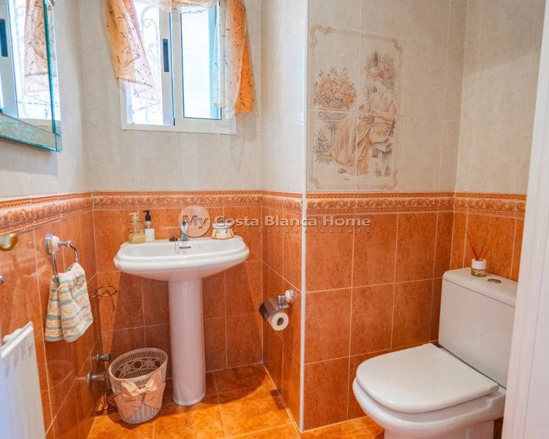 Chalet de 5 habitaciones en Ciudad Quesada en venta con piscina - 350.000 € (Ref: 9420554)