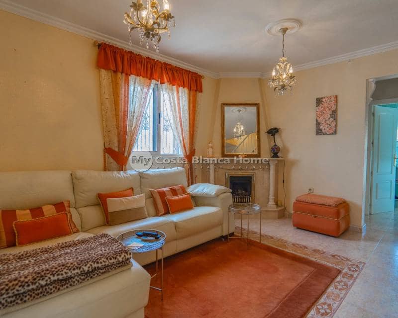 Chalet de 5 habitaciones en Ciudad Quesada en venta con piscina - 350.000 € (Ref: 9420554)