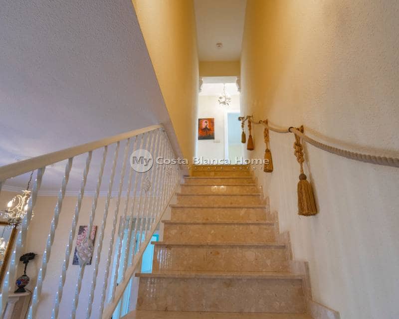 Chalet de 5 habitaciones en Ciudad Quesada en venta con piscina - 350.000 € (Ref: 9420554)