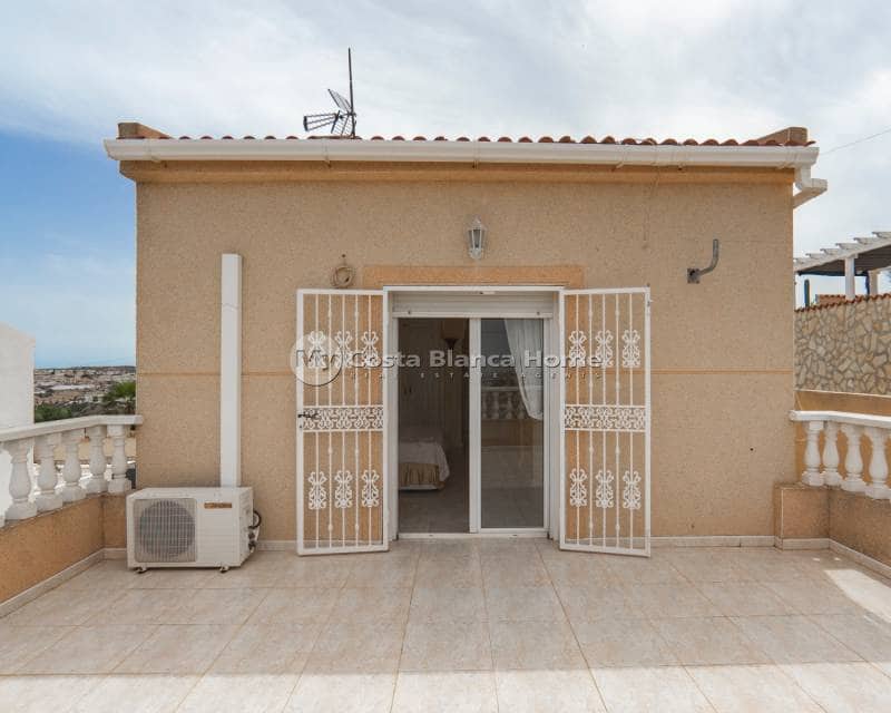 Chalet de 5 habitaciones en Ciudad Quesada en venta con piscina - 350.000 € (Ref: 9420554)