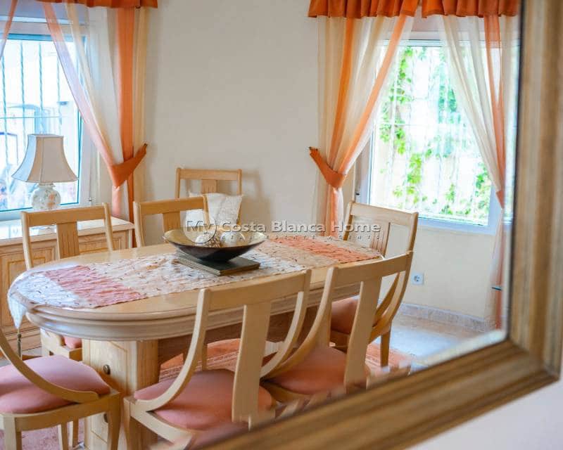 Chalet de 5 habitaciones en Ciudad Quesada en venta con piscina - 350.000 € (Ref: 9420554)