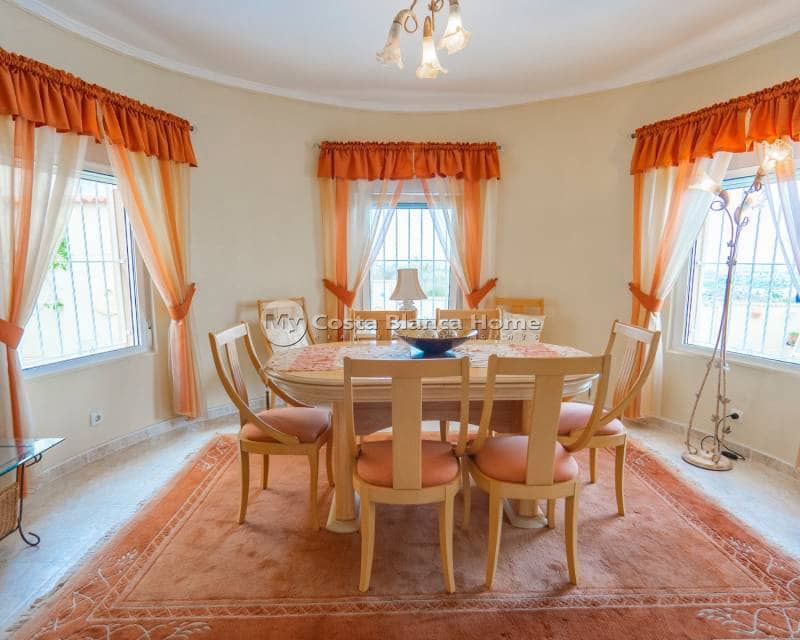 Chalet de 5 habitaciones en Ciudad Quesada en venta con piscina - 350.000 € (Ref: 9420554)