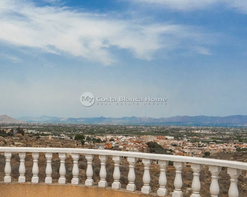 Chalet de 5 habitaciones en Ciudad Quesada en venta con piscina - 350.000 € (Ref: 9420554)