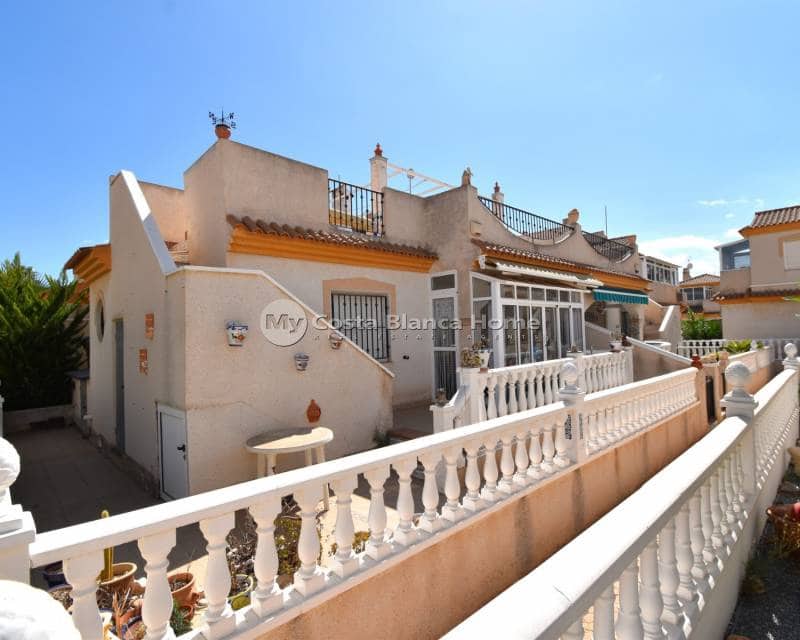 Chalet de 2 habitaciones en Playa Flamenca en venta con piscina - 175.000 € (Ref: 9420557)