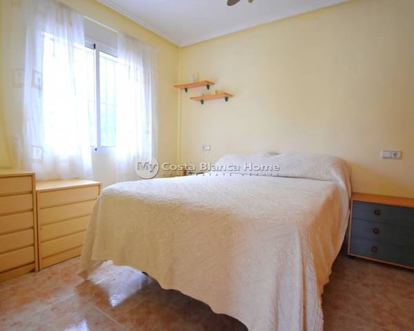 Chalet de 2 habitaciones en Playa Flamenca, Orihuela en venta con piscina - 175.000 € (Ref: 9420557)