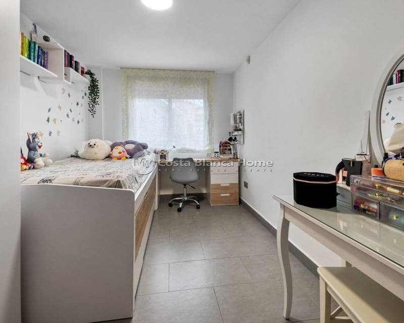 4 bedroom Villa for sale in Rojales - € 389,000 (Ref: 9420558)