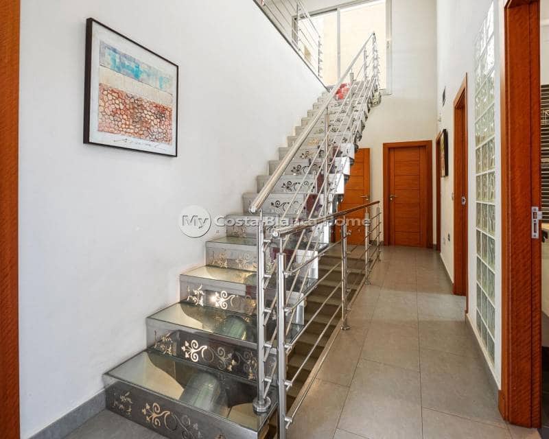 4 bedroom Villa for sale in Rojales - € 389,000 (Ref: 9420558)