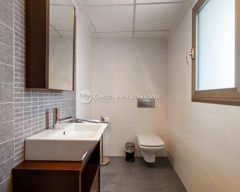 4 bedroom Villa for sale in Rojales - € 389,000 (Ref: 9420558)