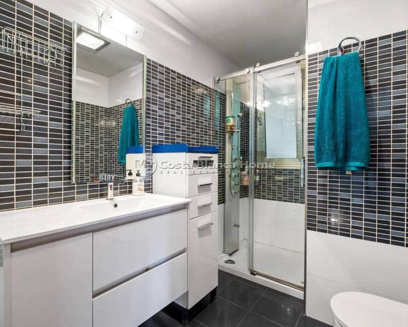 4 bedroom Villa for sale in Rojales - € 389,000 (Ref: 9420558)