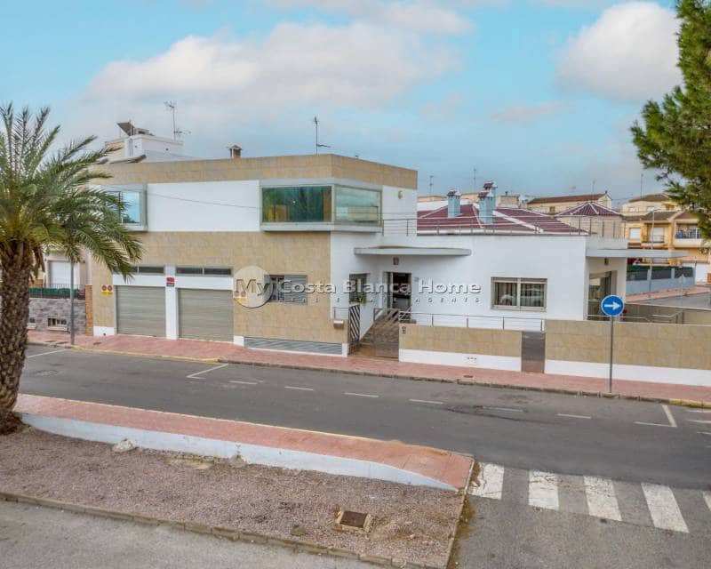 4 bedroom Villa for sale in Rojales - € 389,000 (Ref: 9420558)