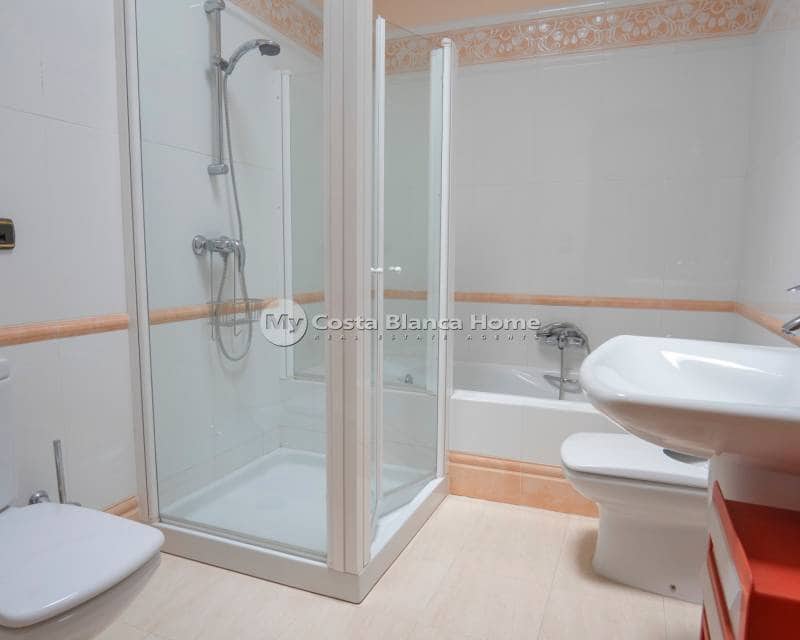 5 slaapkamer Appartement te koop in Benidorm met zwembad - € 1.700.000 (Ref: 9420559)