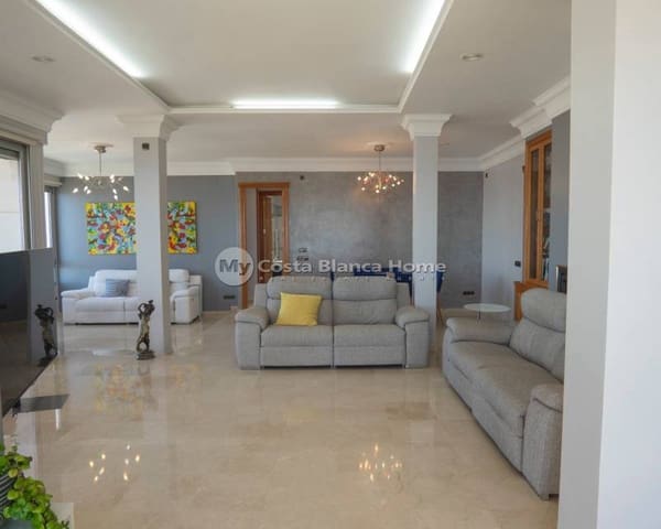 5 slaapkamer Appartement te koop in Playa Levante, Benidorm met zwembad - € 1.700.000 (Ref: 9420559)