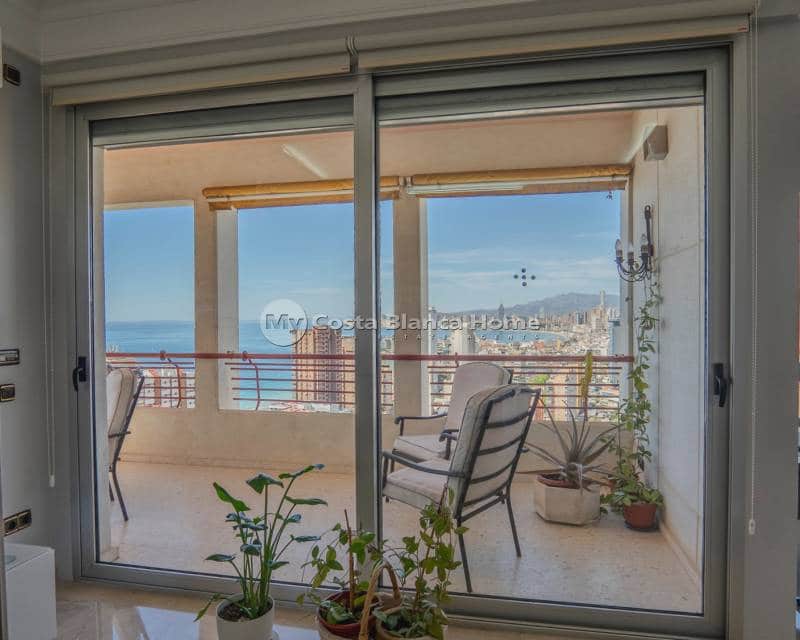 5 slaapkamer Appartement te koop in Benidorm met zwembad - € 1.700.000 (Ref: 9420559)
