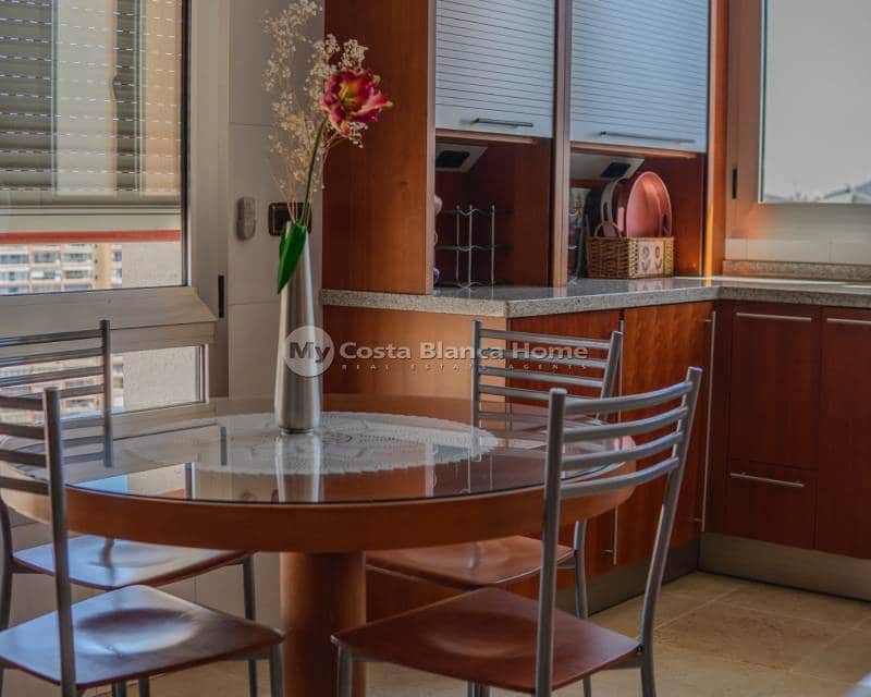 5 slaapkamer Appartement te koop in Benidorm met zwembad - € 1.700.000 (Ref: 9420559)