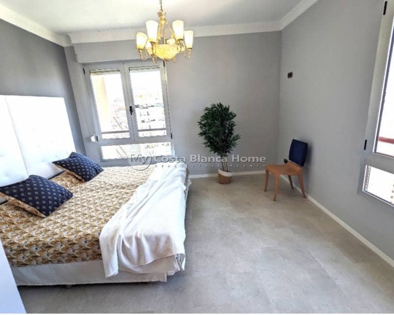 5 slaapkamer Appartement te koop in Benidorm met zwembad - € 1.700.000 (Ref: 9420559)