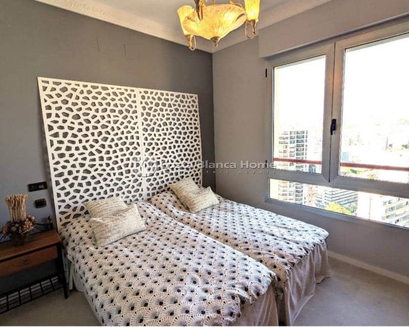 5 slaapkamer Appartement te koop in Benidorm met zwembad - € 1.700.000 (Ref: 9420559)