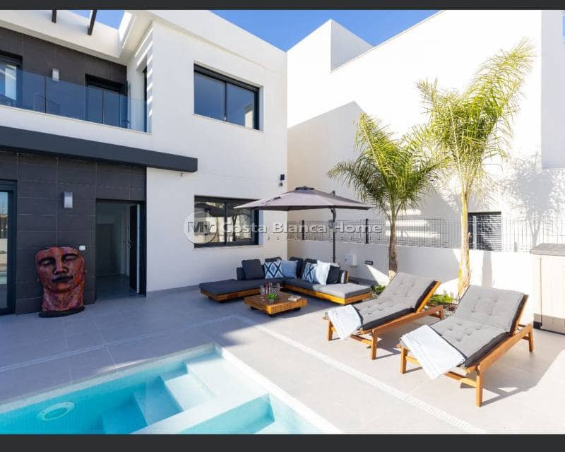 3 bedroom Villa for sale in Algorfa with pool - € 550,000 (Ref: 9420568)