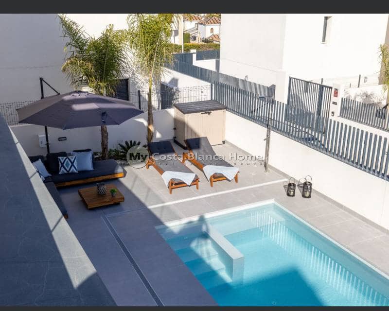 3 bedroom Villa for sale in Algorfa with pool - € 550,000 (Ref: 9420568)