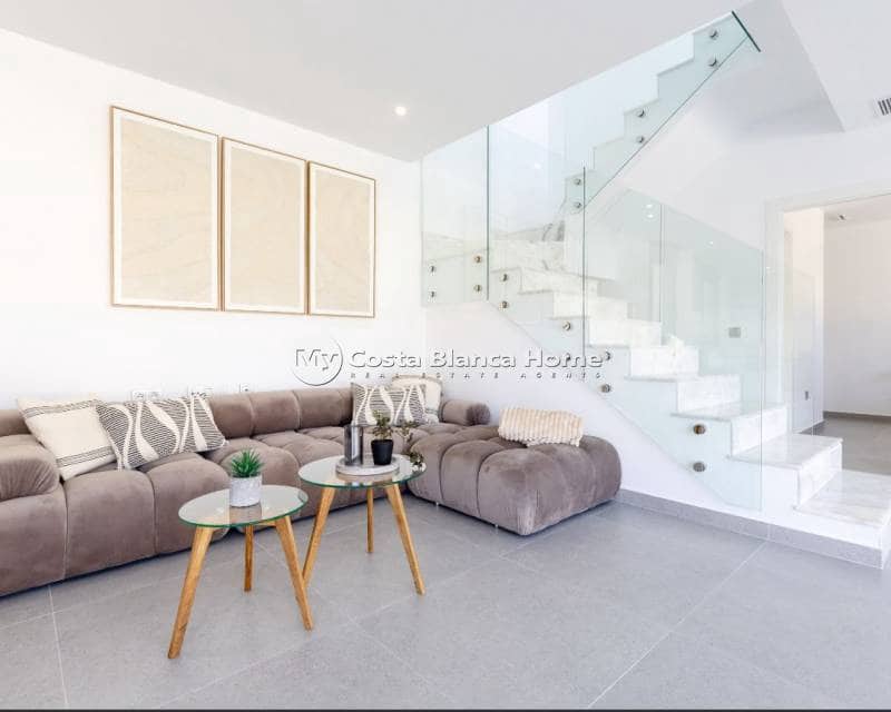 3 bedroom Villa for sale in Algorfa with pool - € 550,000 (Ref: 9420568)