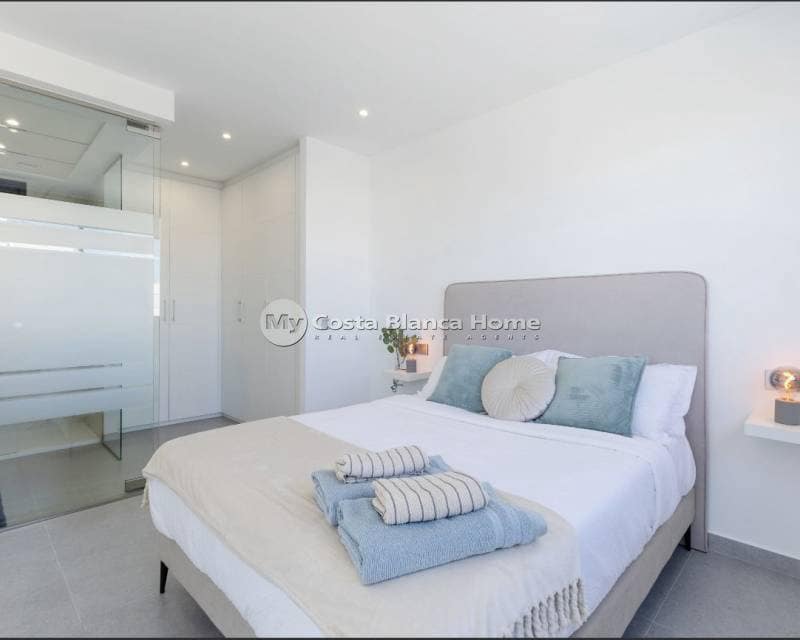 3 bedroom Villa for sale in Algorfa with pool - € 550,000 (Ref: 9420568)