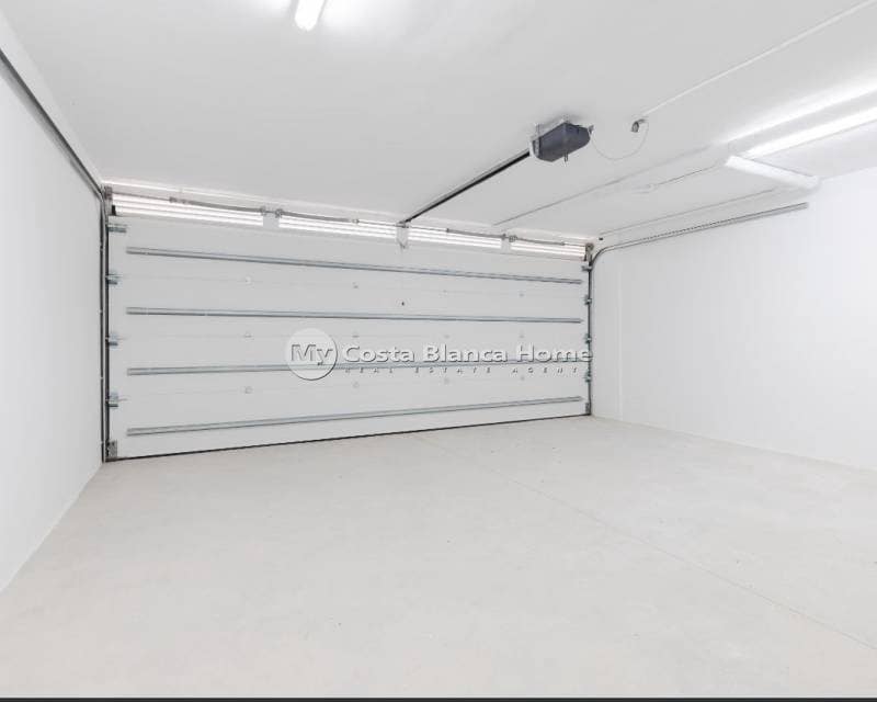 3 bedroom Villa for sale in Algorfa with pool - € 550,000 (Ref: 9420568)