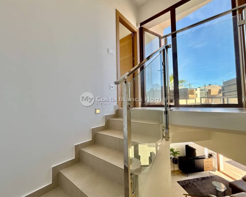 Chalet de 3 habitaciones en Benijófar en venta con piscina - 395.000 € (Ref: 9420571)