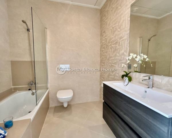 Chalet de 3 habitaciones en Benijófar en venta con piscina - 395.000 € (Ref: 9420571)