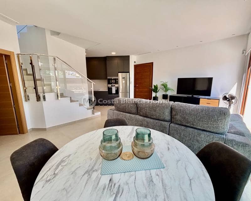 Chalet de 3 habitaciones en Benijófar en venta con piscina - 395.000 € (Ref: 9420571)