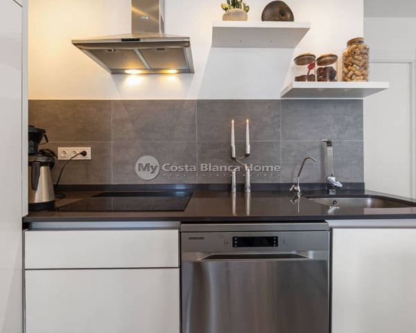 Chalet de 3 habitaciones en Villamartin, Orihuela en venta con piscina - 429.000 € (Ref: 9420572)