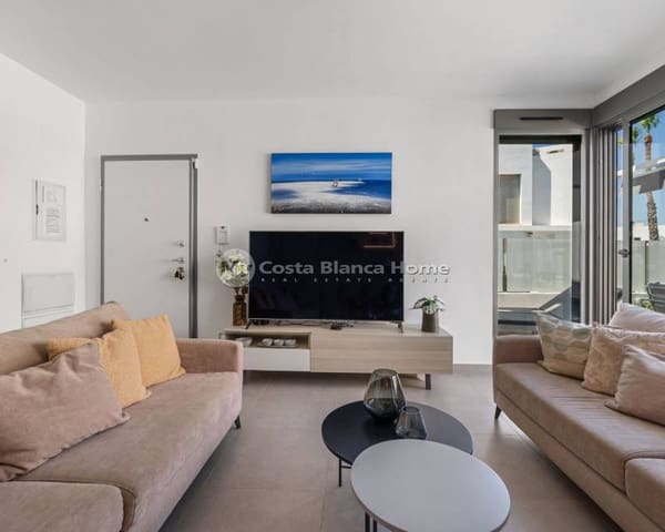 Chalet de 3 habitaciones en Villamartin, Orihuela en venta con piscina - 429.000 € (Ref: 9420572)