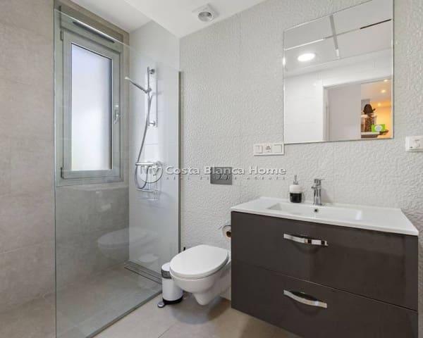 Chalet de 3 habitaciones en Villamartin, Orihuela en venta con piscina - 429.000 € (Ref: 9420572)