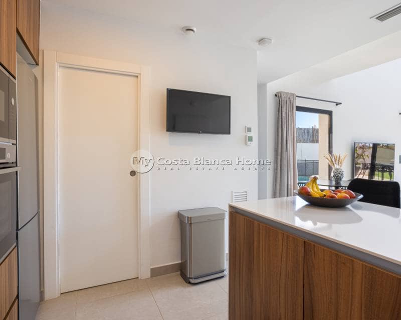 3 bedroom Villa for sale in Ciudad Quesada with pool - € 699,000 (Ref: 9420574)