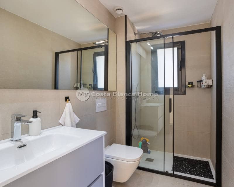 3 bedroom Villa for sale in Ciudad Quesada with pool - € 699,000 (Ref: 9420574)