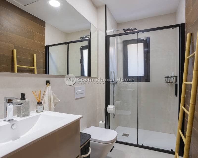 3 bedroom Villa for sale in Ciudad Quesada with pool - € 699,000 (Ref: 9420574)