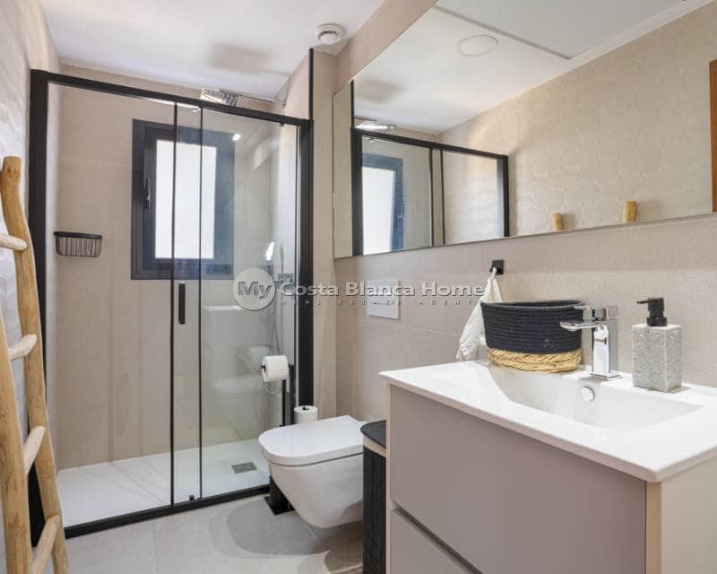 3 bedroom Villa for sale in Ciudad Quesada with pool - € 699,000 (Ref: 9420574)