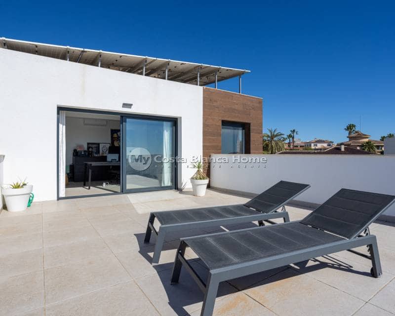 3 bedroom Villa for sale in Ciudad Quesada with pool - € 699,000 (Ref: 9420574)