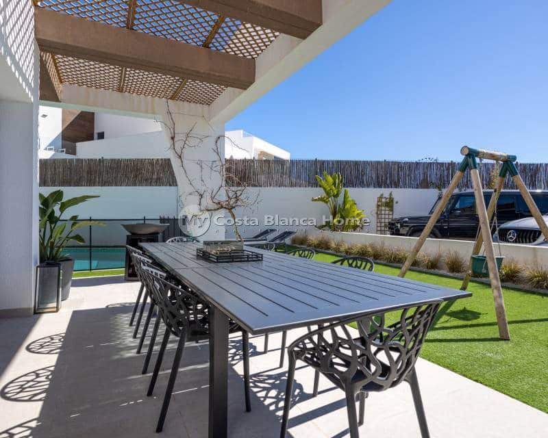 3 bedroom Villa for sale in Ciudad Quesada with pool - € 699,000 (Ref: 9420574)