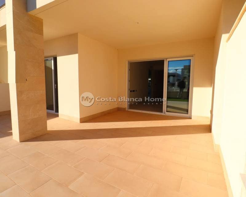 2 bedroom Apartment for sale in El Raso with pool - € 295,000 (Ref: 9420577)