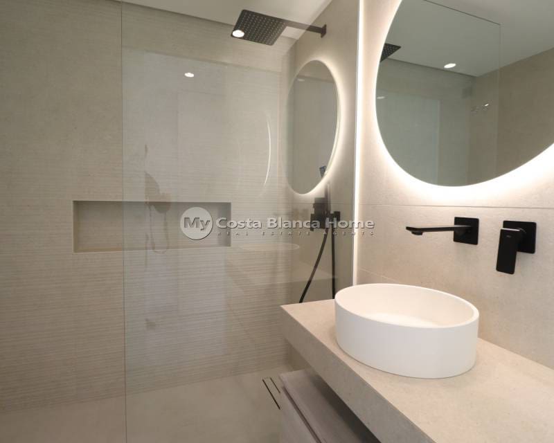 2 bedroom Apartment for sale in El Raso with pool - € 295,000 (Ref: 9420577)