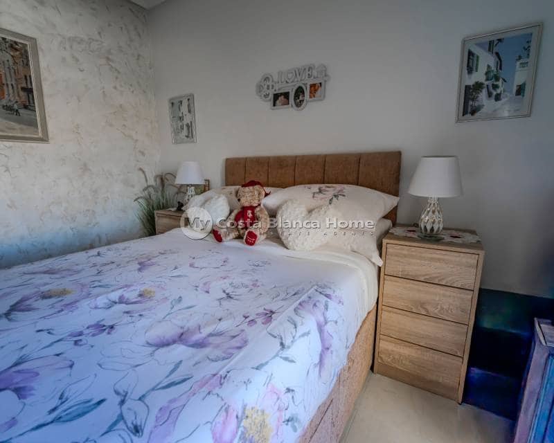 3 bedroom Townhouse for sale in Ciudad Quesada with pool - € 235,000 (Ref: 9420578)