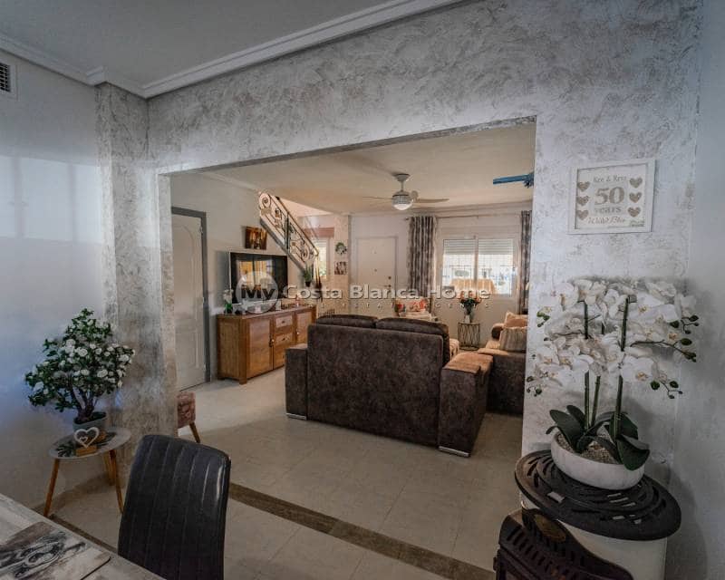 3 bedroom Townhouse for sale in Ciudad Quesada with pool - € 235,000 (Ref: 9420578)