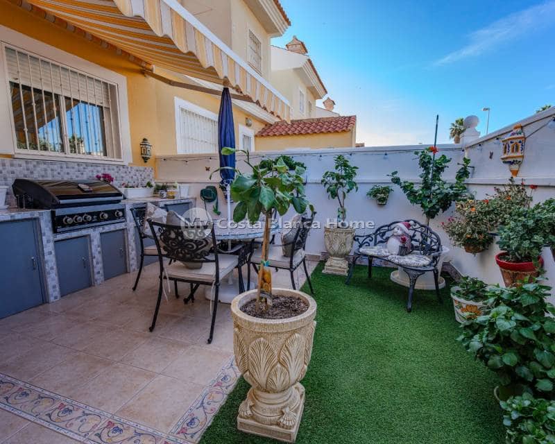 3 bedroom Townhouse for sale in Ciudad Quesada with pool - € 235,000 (Ref: 9420578)